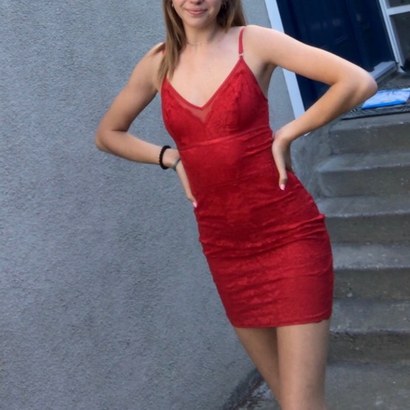 Guess Beautiful Red Lace Cami Dress - Picture 5 of 7